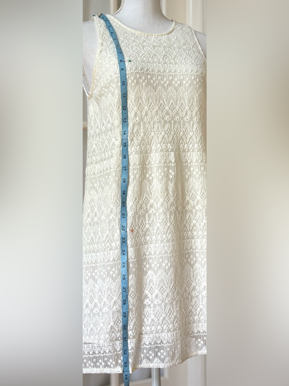 Pins and Needles Ivory Lace Shift Dress Keyhole Back Small - Picture 7 of 9